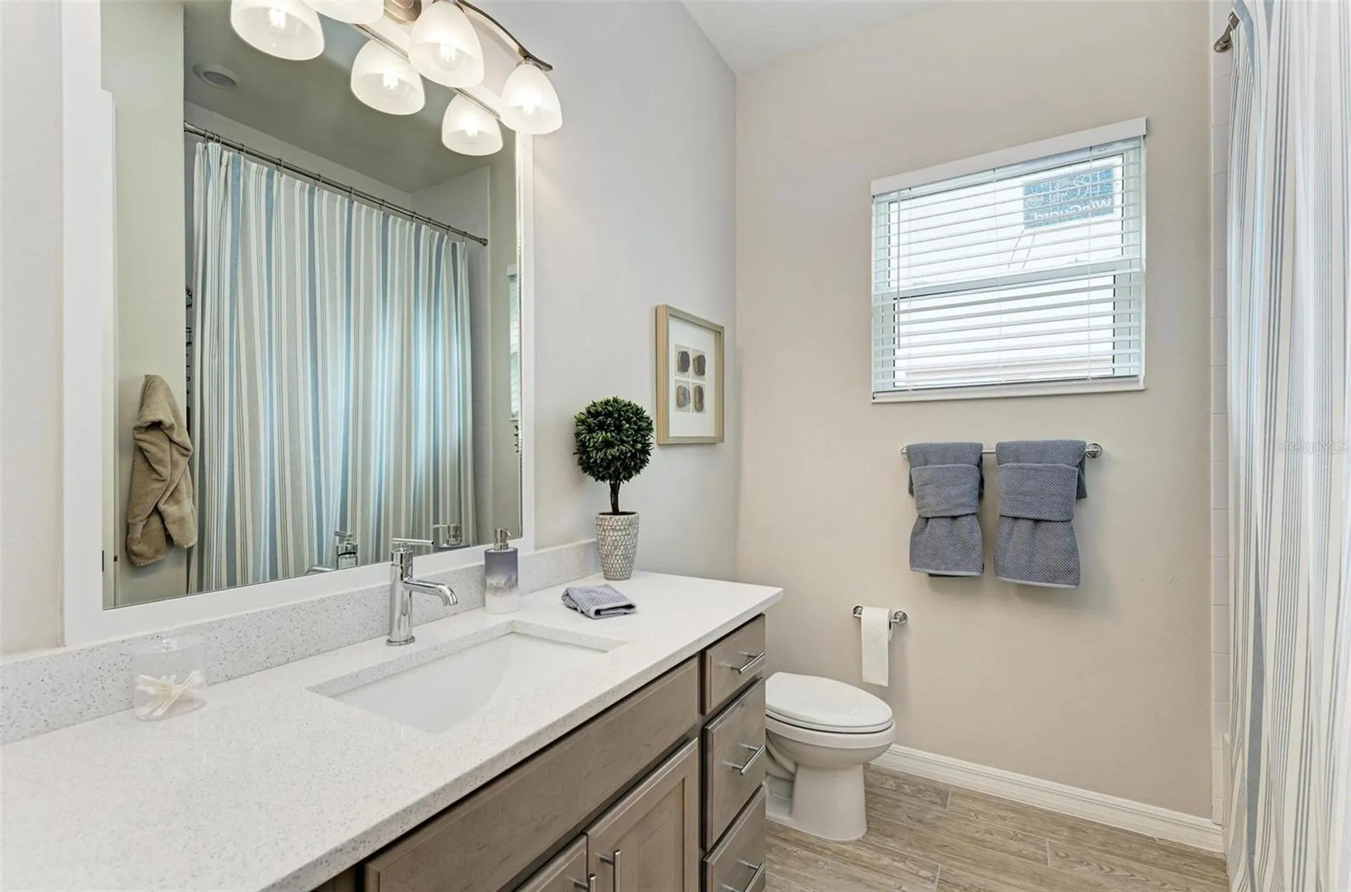 8211 37th Avenue Circle W Bradenton FL 34209
