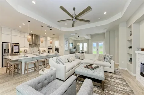 8211 37th Avenue Circle W Bradenton FL 34209