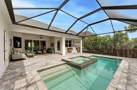 8211 37th Avenue Circle W Bradenton FL 34209