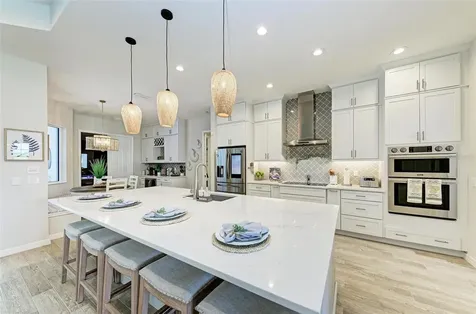 8211 37th Avenue Circle W Bradenton FL 34209