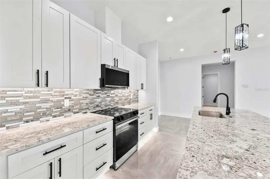 9225 Raes Creek Place Palmetto FL 34221