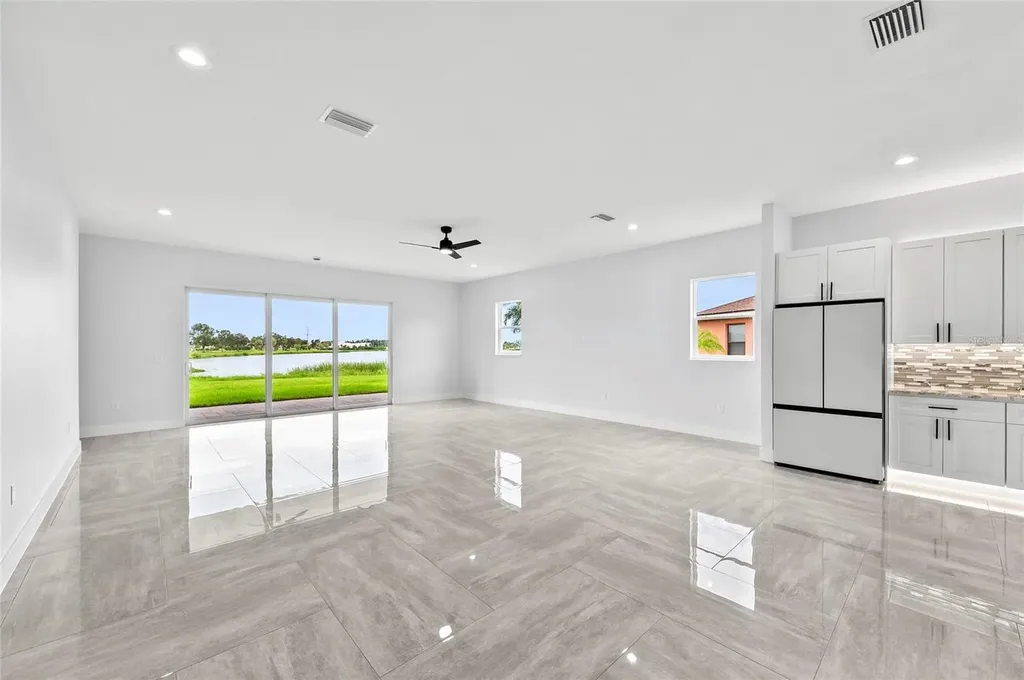 9225 Raes Creek Place Palmetto FL 34221