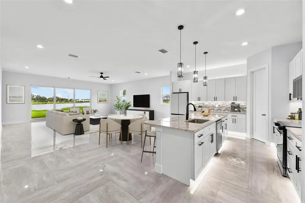 9225 Raes Creek Place Palmetto FL 34221