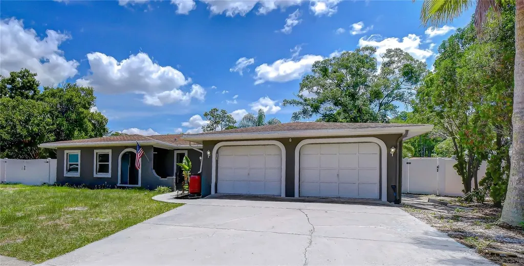 1291 Raleigh Court Tarpon Springs FL 34689