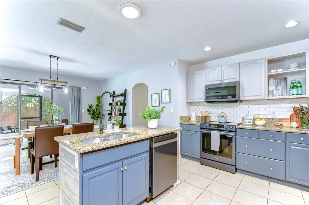 1291 Raleigh Court Tarpon Springs FL 34689