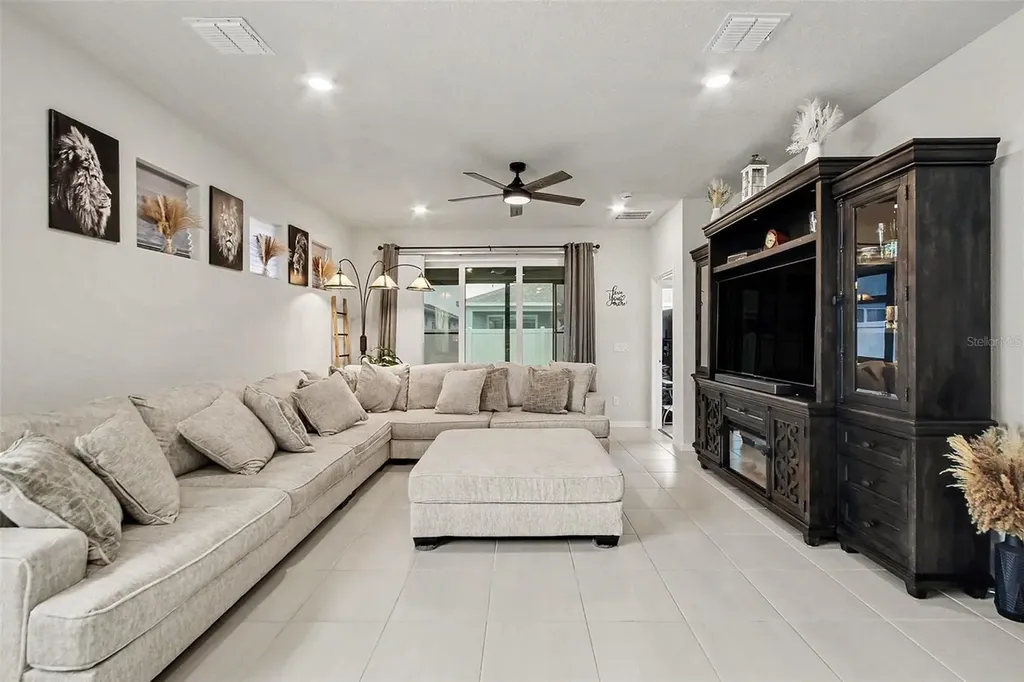 2739 Summer Retreat Lane Kissimmee FL 34744