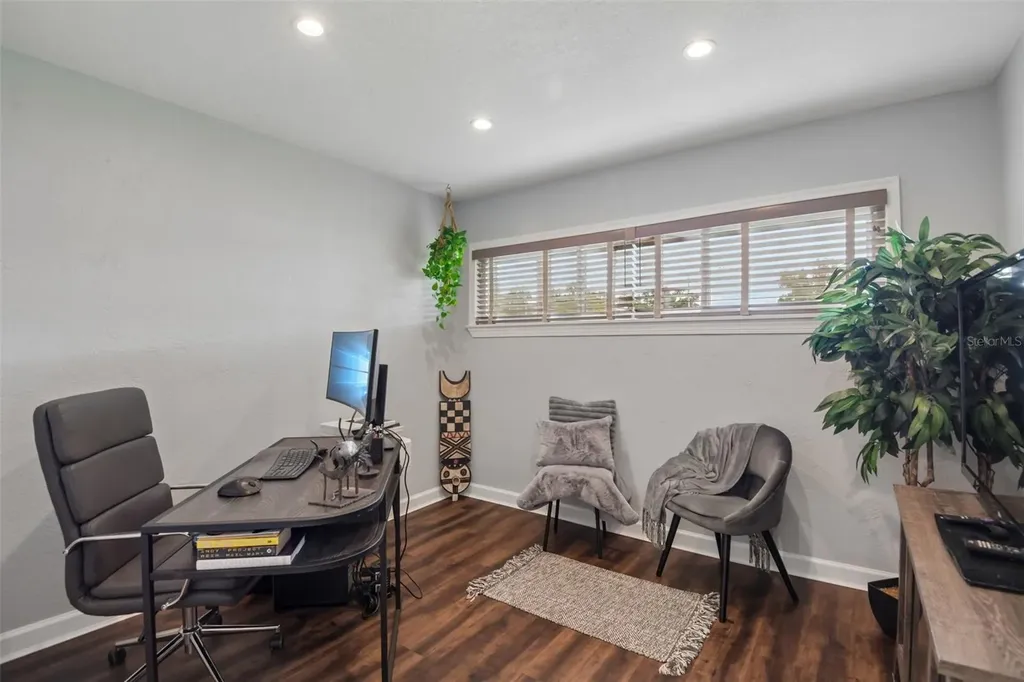 5520 24th Terrace N St Petersburg FL 33710