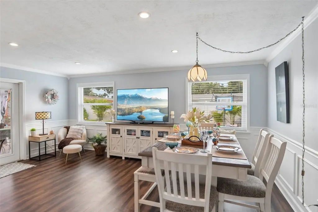 5520 24th Terrace N St Petersburg FL 33710