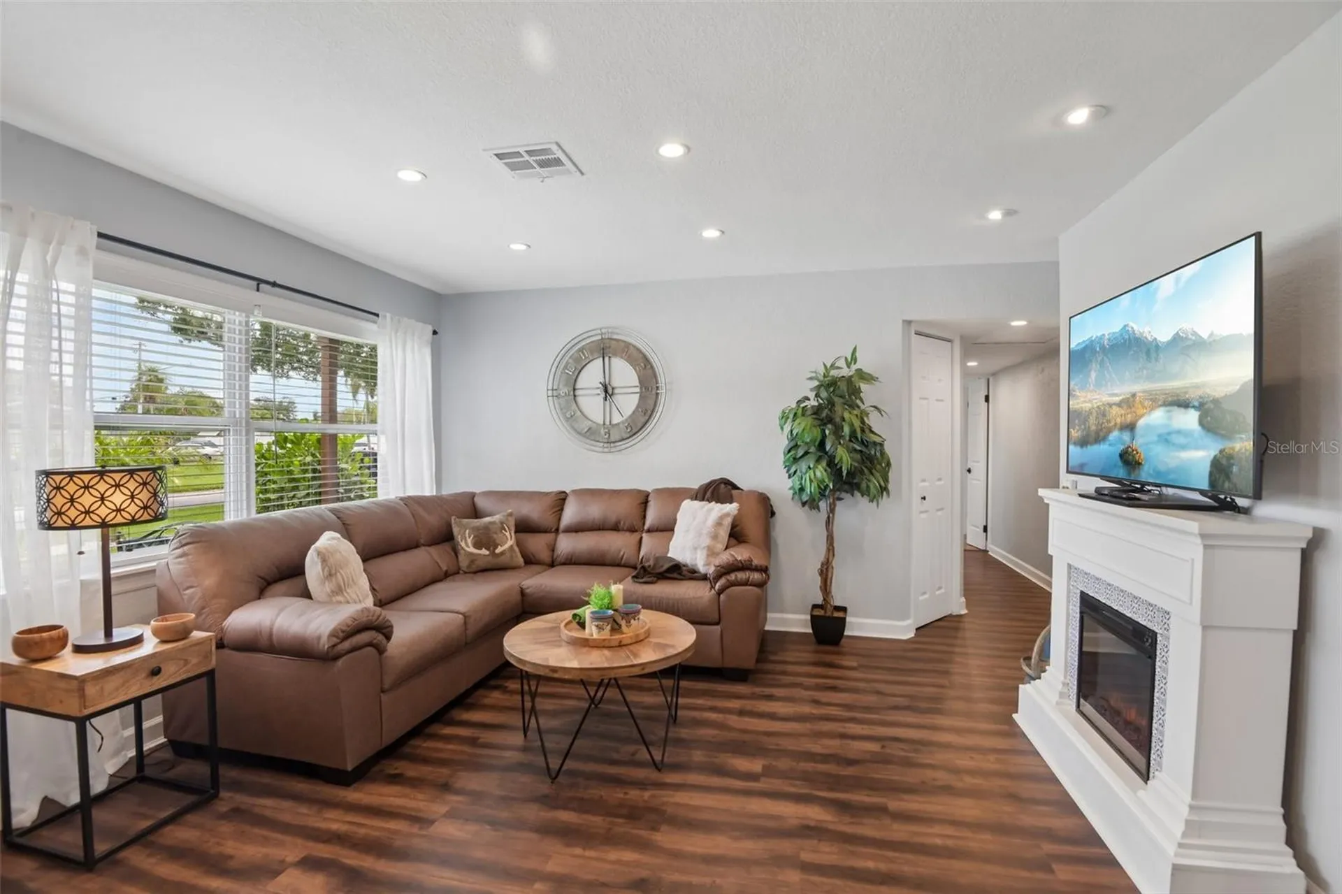 5520 24th Terrace N St Petersburg FL 33710