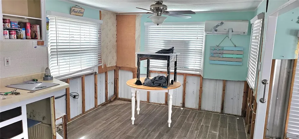41 2nd Street Bradenton FL 34210