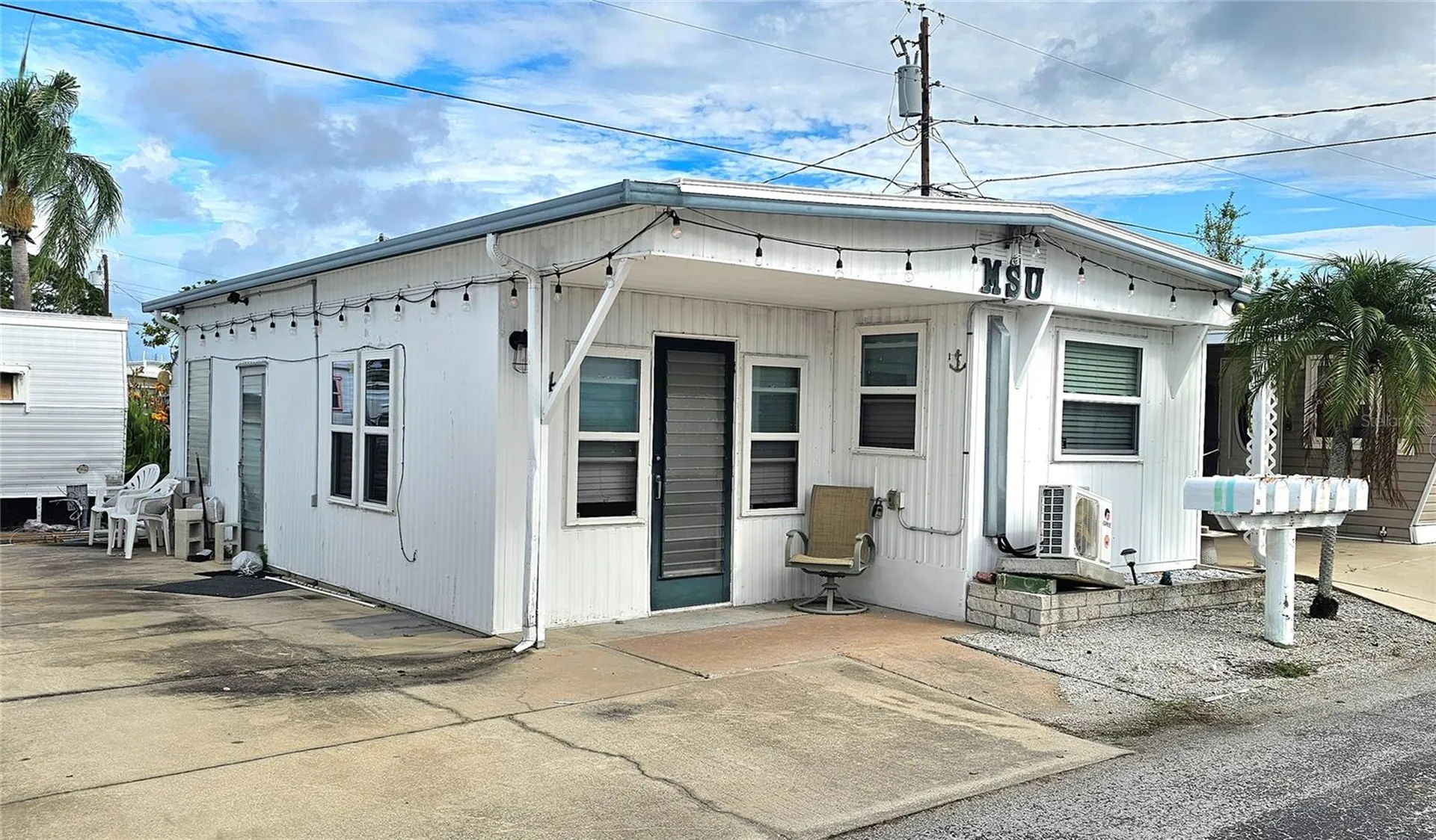 41 2nd Street Bradenton FL 34210