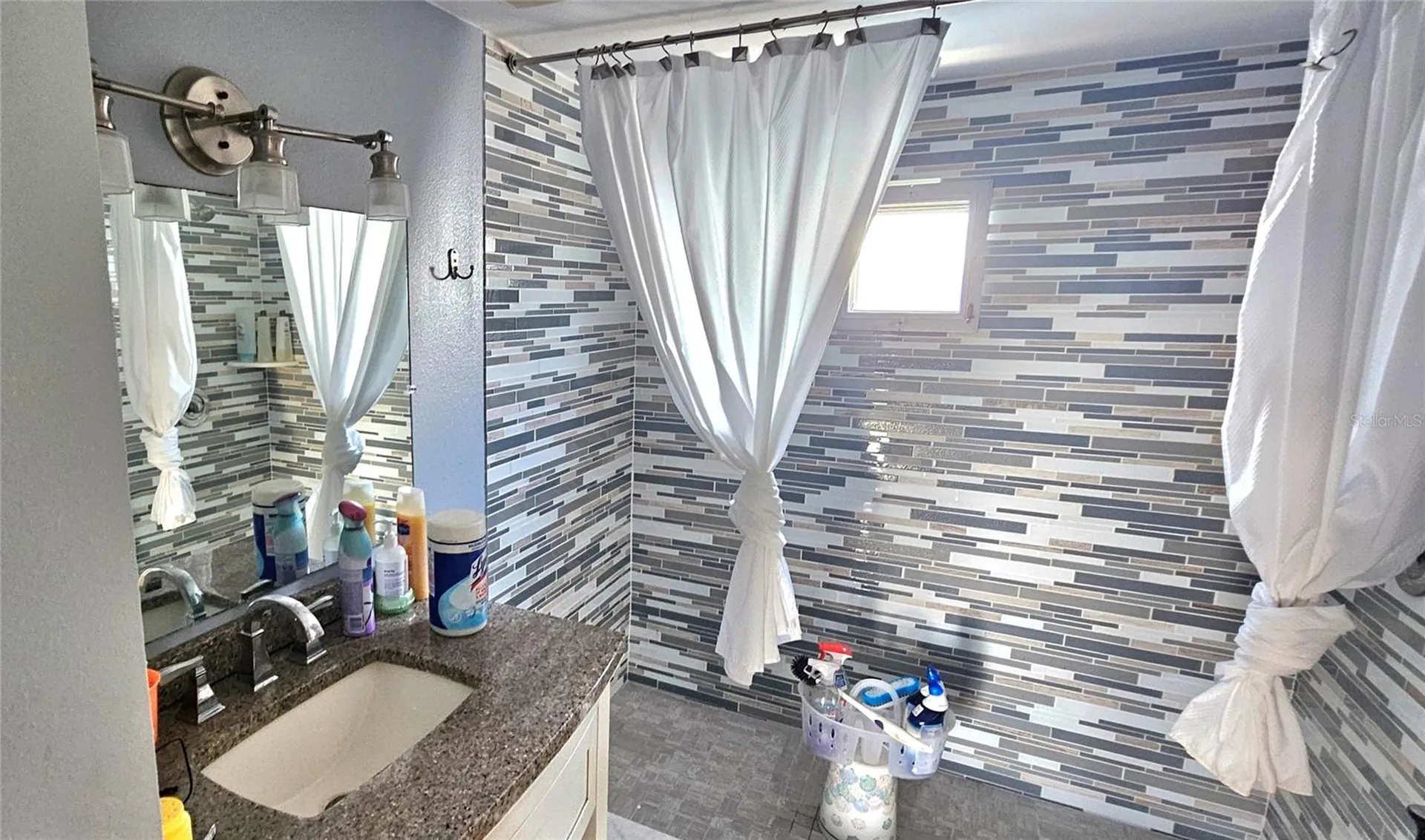 41 2nd Street Bradenton FL 34210