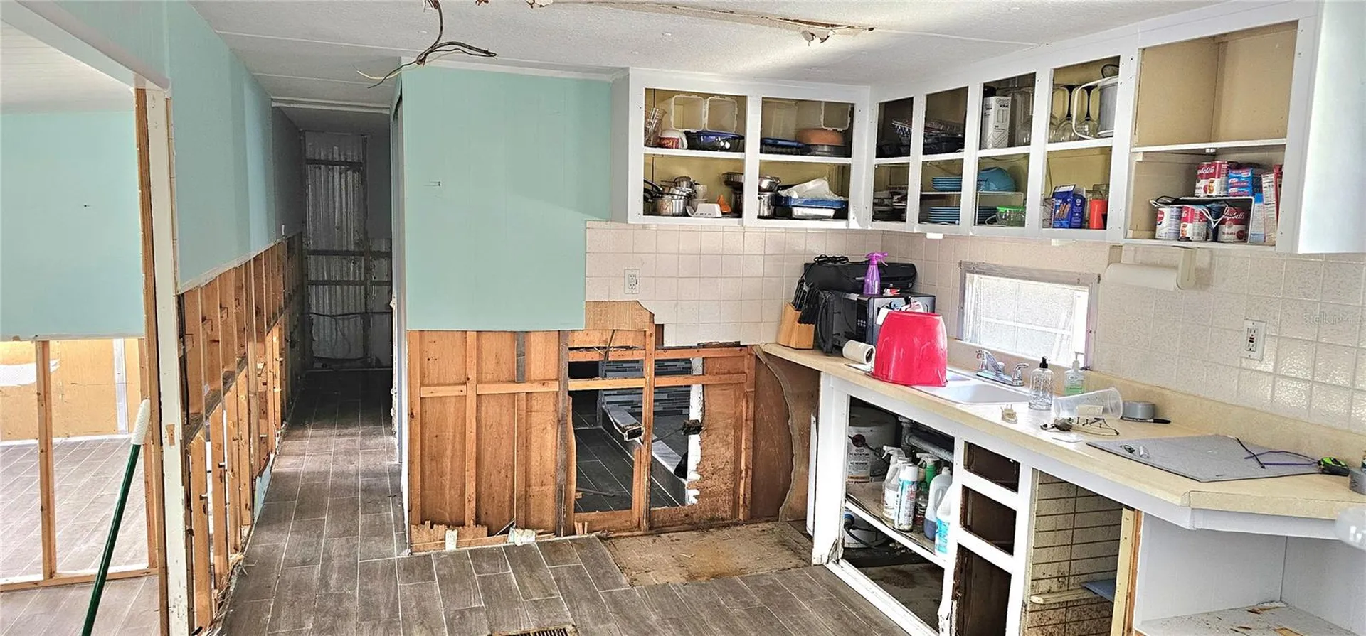 41 2nd Street Bradenton FL 34210