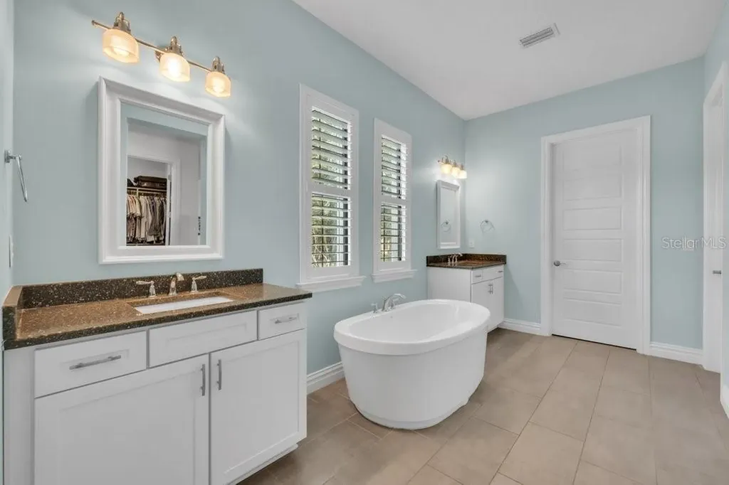 5201 Alafia Falls Drive Lithia FL 33547