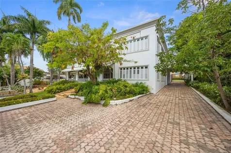 A Street Villa Caparra Guaynabo PR 00966