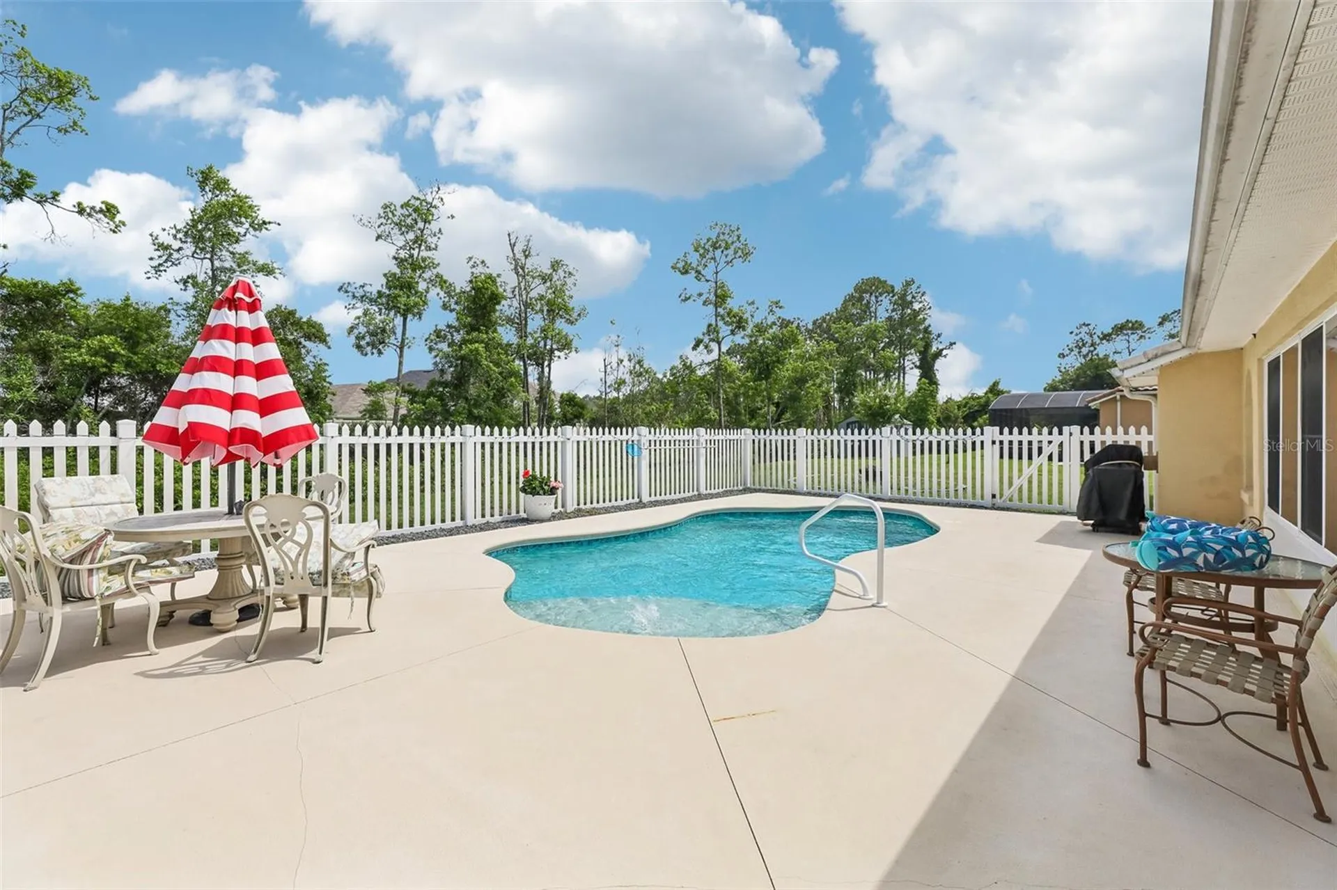 60 Woodbury Drive Palm Coast FL 32164