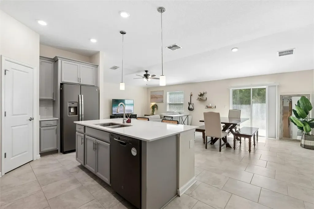4810 Magnetite Loop Mount Dora FL 32757