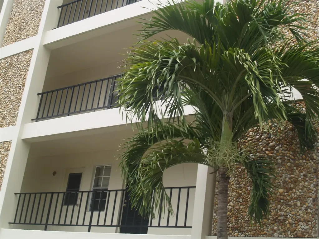 7461 W Country Club Drive N Sarasota FL 34243