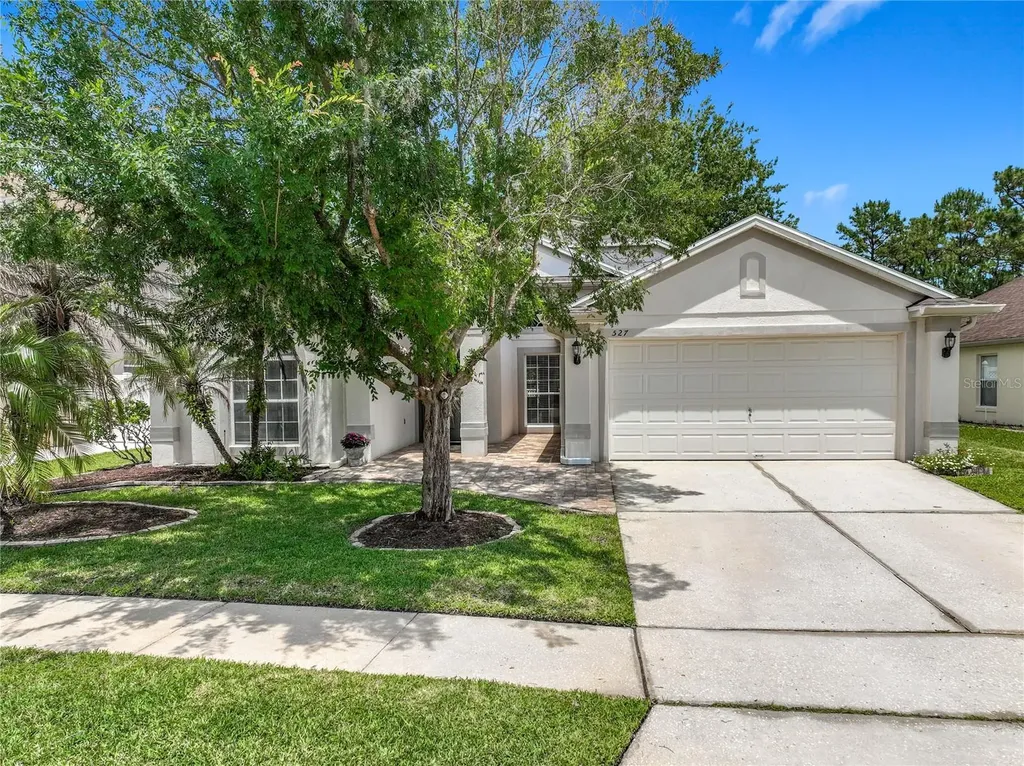 527 Canary Island Court Orlando FL 32828