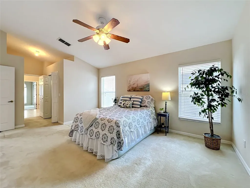 527 Canary Island Court Orlando FL 32828