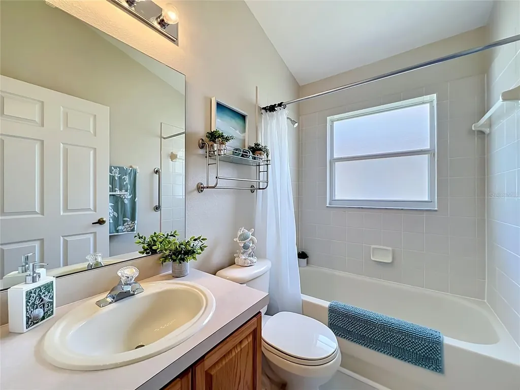 527 Canary Island Court Orlando FL 32828