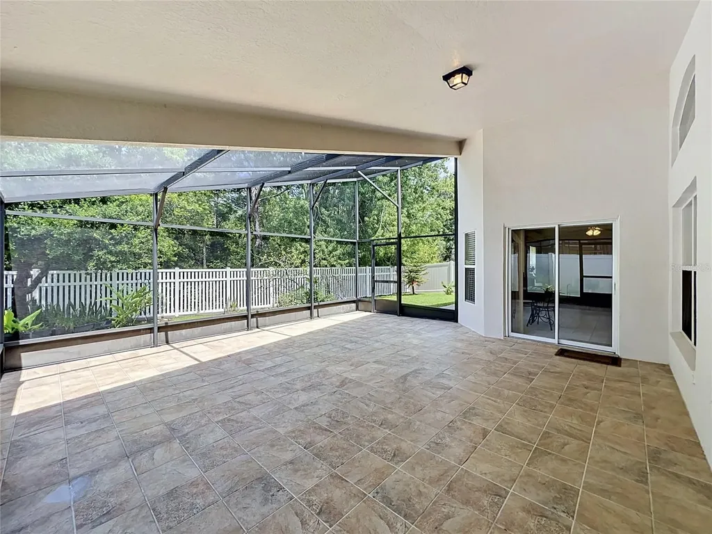 527 Canary Island Court Orlando FL 32828