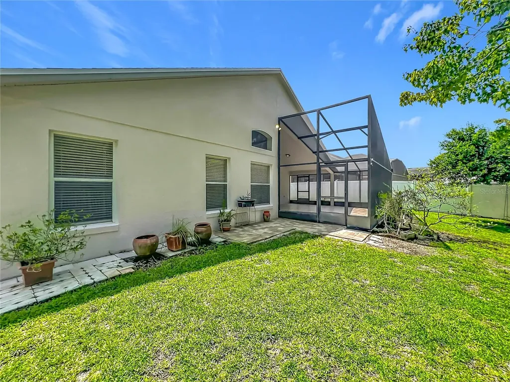 527 Canary Island Court Orlando FL 32828