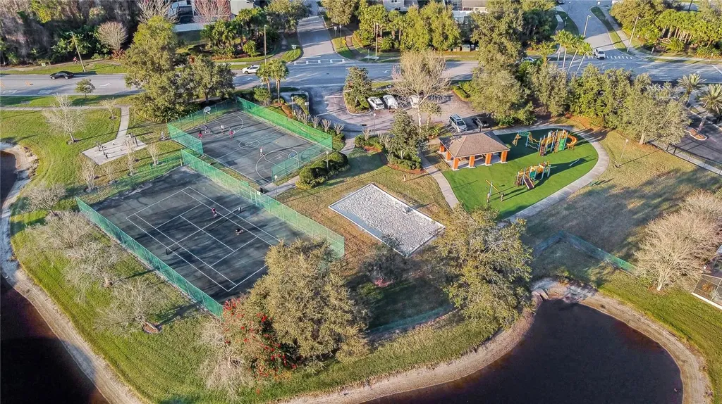 527 Canary Island Court Orlando FL 32828