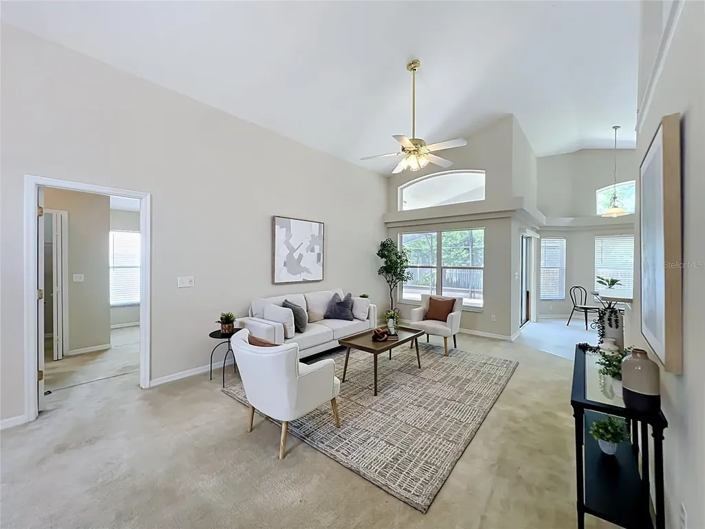 527 Canary Island Court Orlando FL 32828