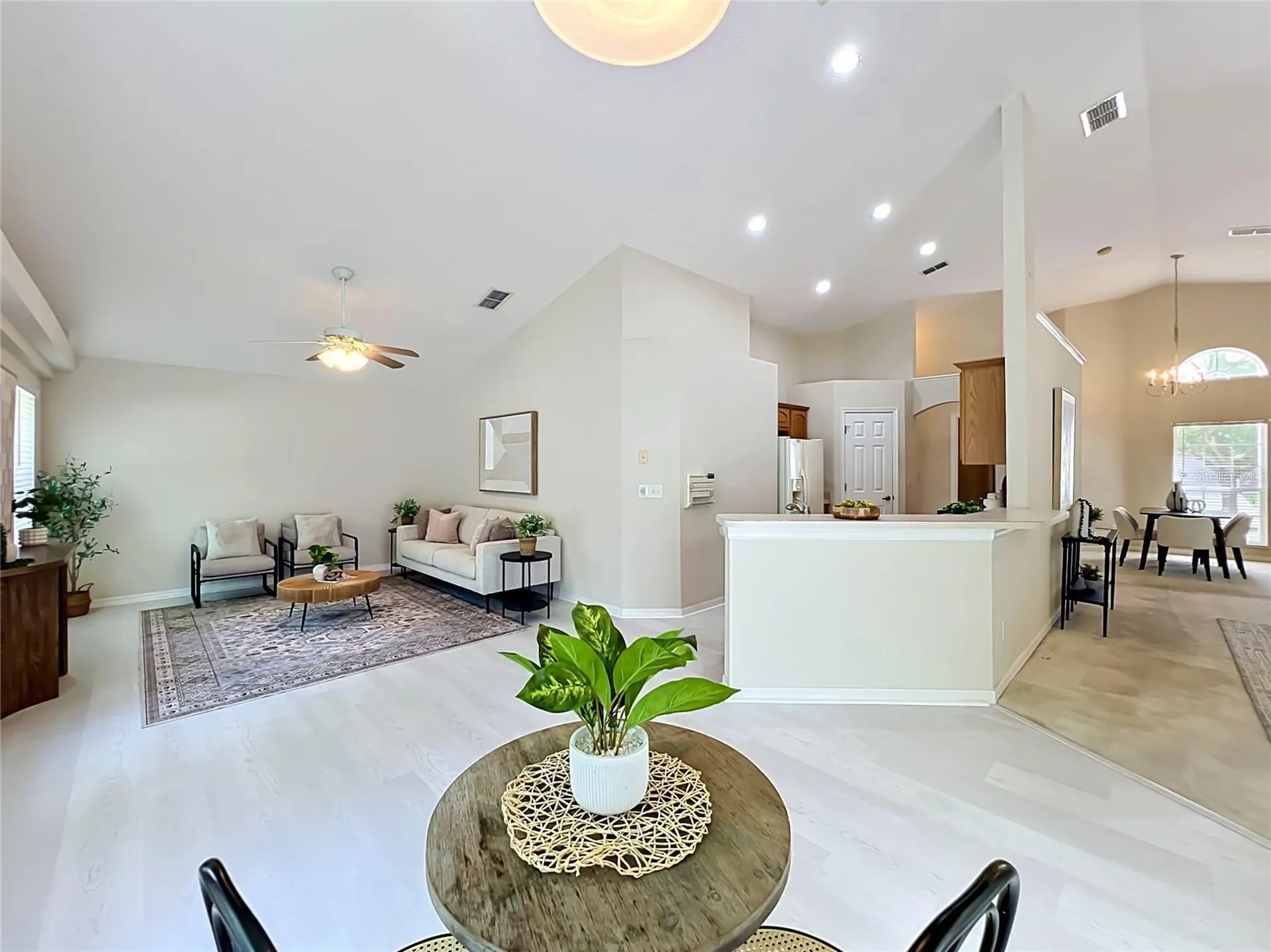 527 Canary Island Court Orlando FL 32828