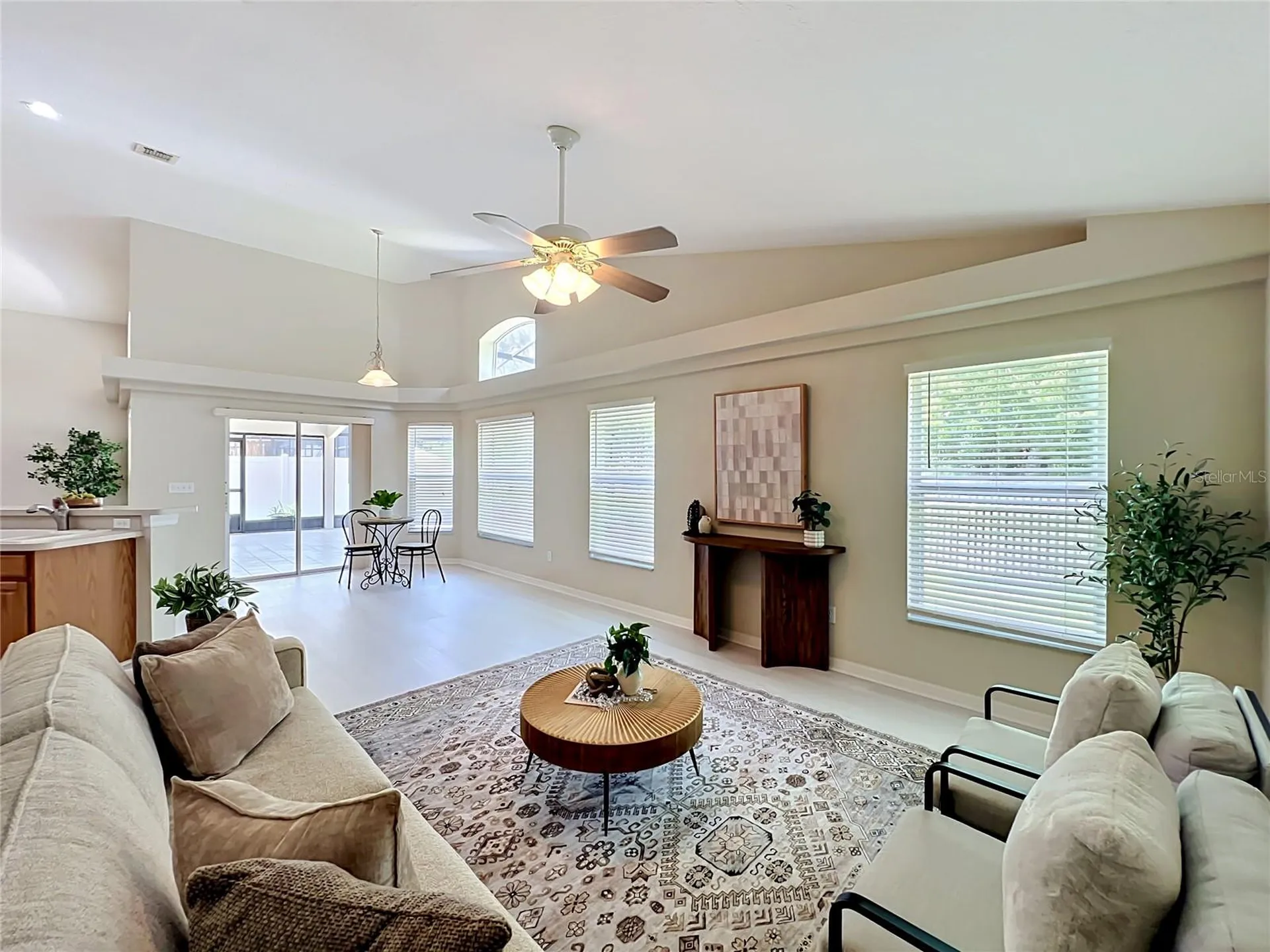 527 Canary Island Court Orlando FL 32828