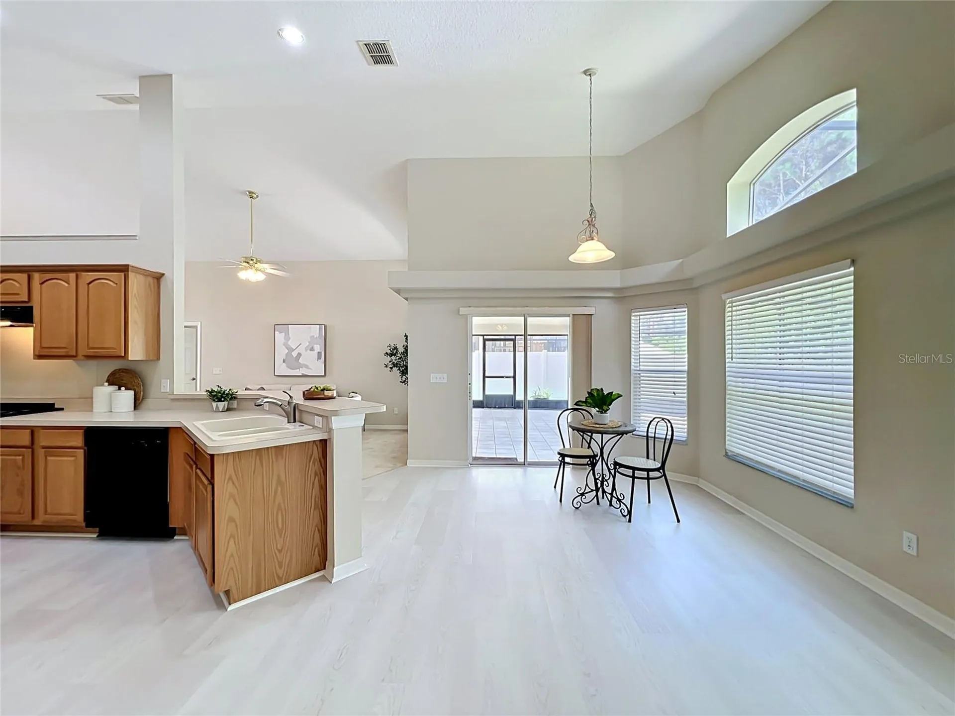 527 Canary Island Court Orlando FL 32828