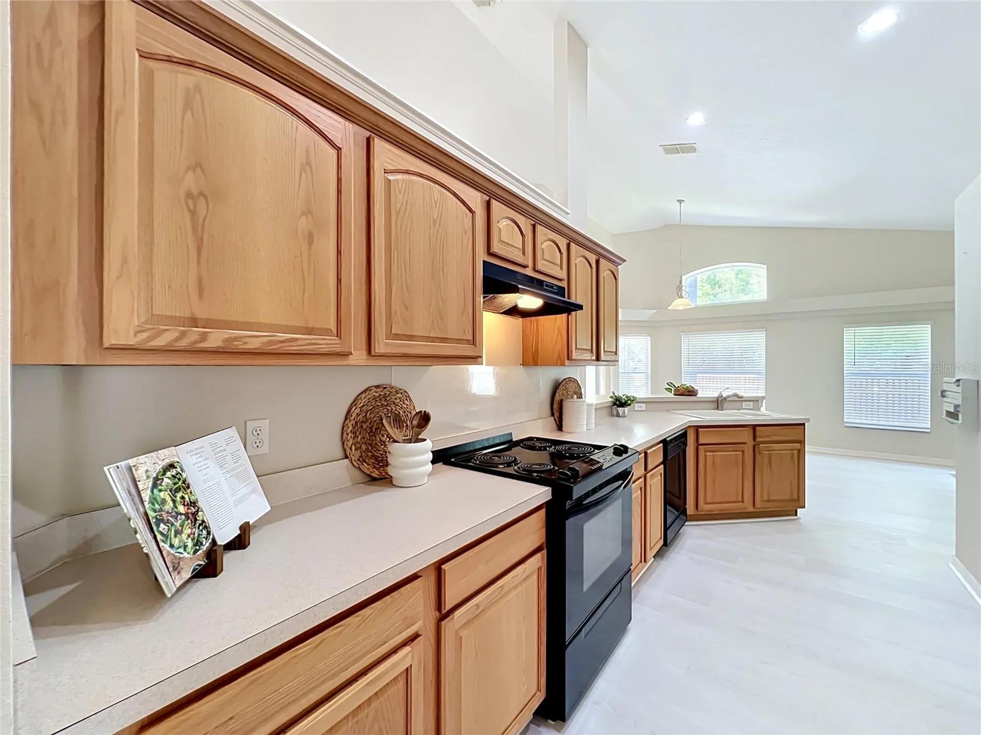 527 Canary Island Court Orlando FL 32828