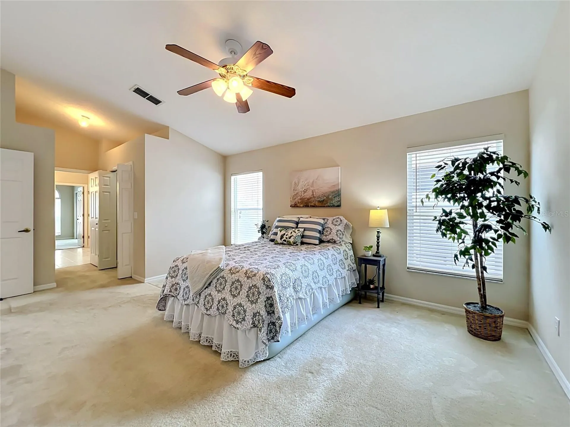527 Canary Island Court Orlando FL 32828