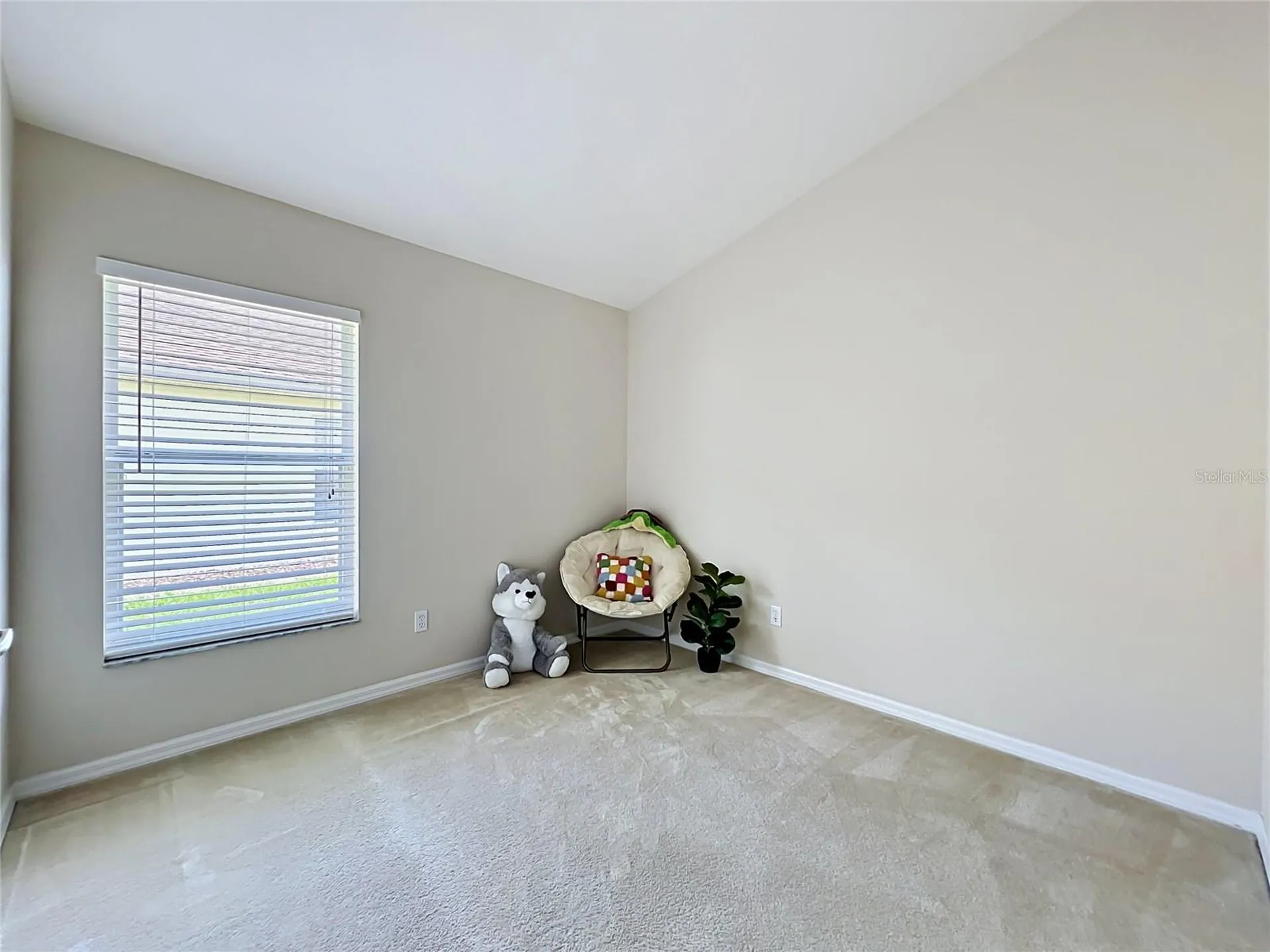 527 Canary Island Court Orlando FL 32828