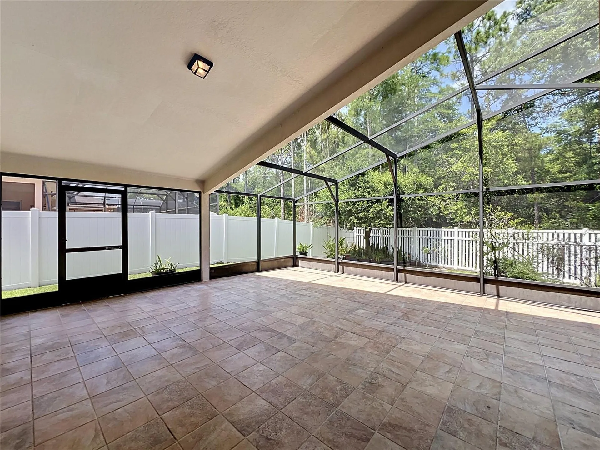 527 Canary Island Court Orlando FL 32828