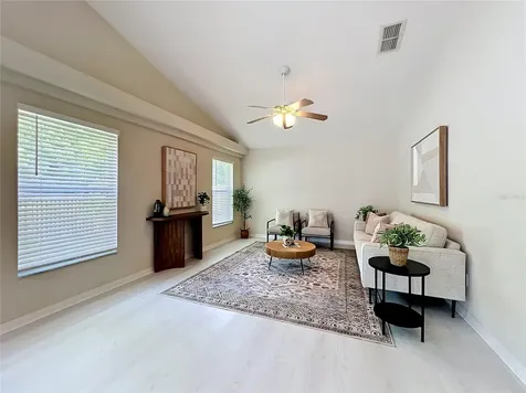 527 Canary Island Court Orlando FL 32828