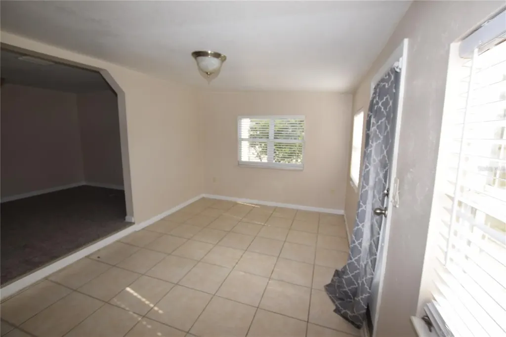 317 E Barnes Avenue Eustis FL 32726