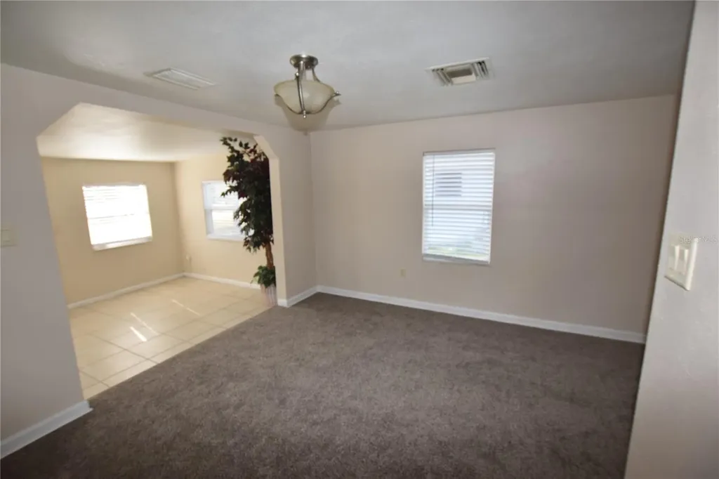 317 E Barnes Avenue Eustis FL 32726