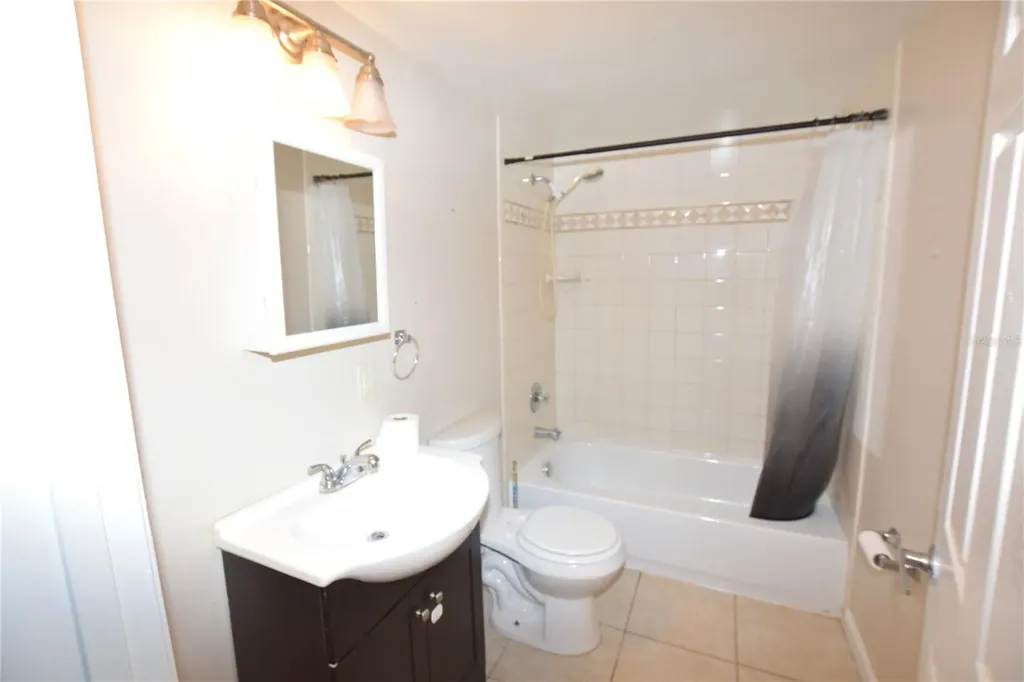317 E Barnes Avenue Eustis FL 32726