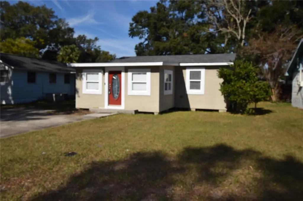 317 E Barnes Avenue Eustis FL 32726