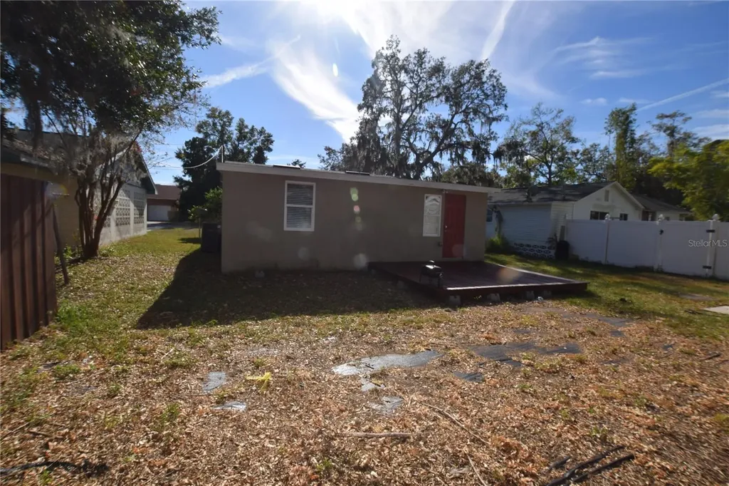 317 E Barnes Avenue Eustis FL 32726