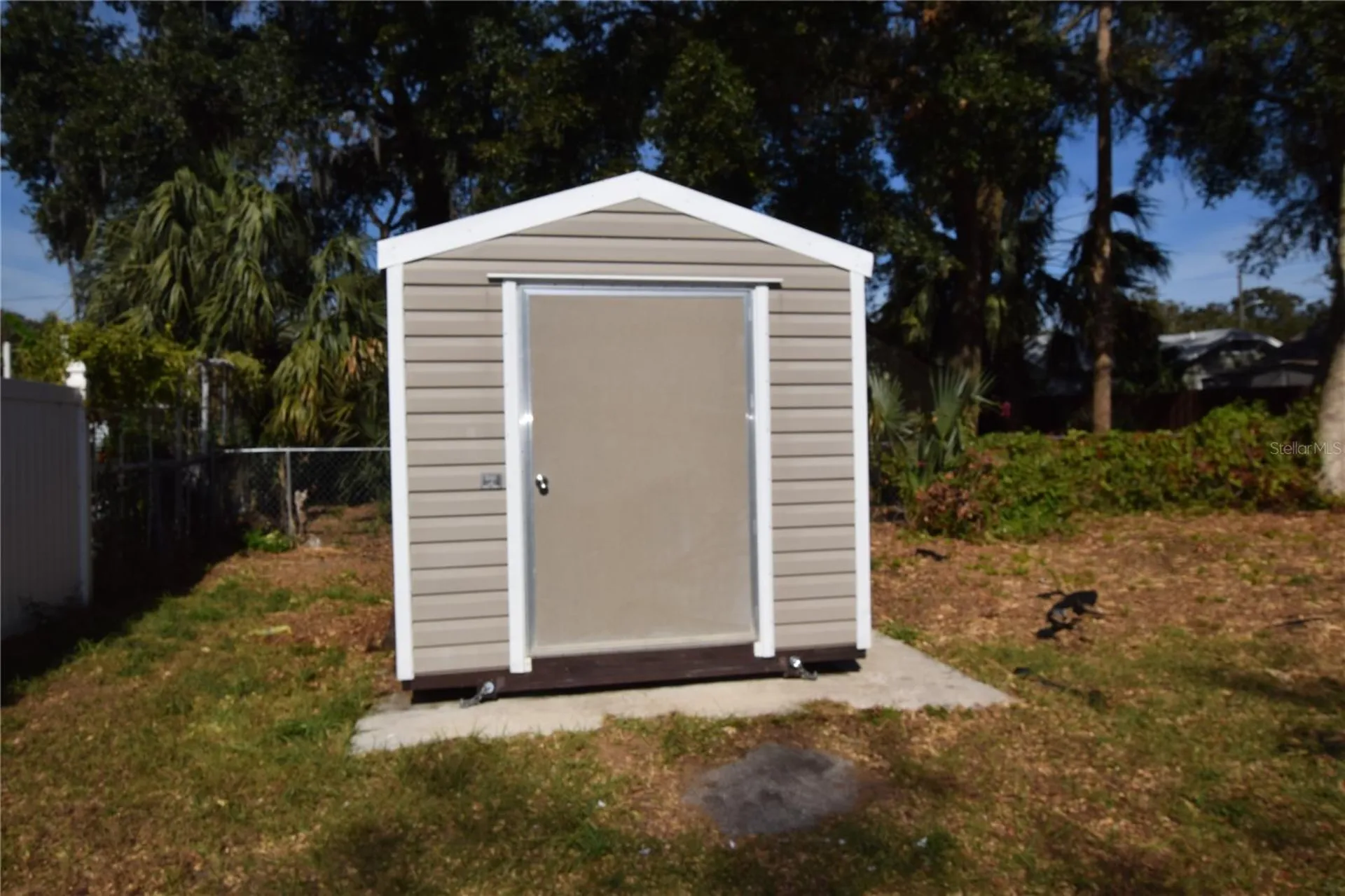 317 E Barnes Avenue Eustis FL 32726