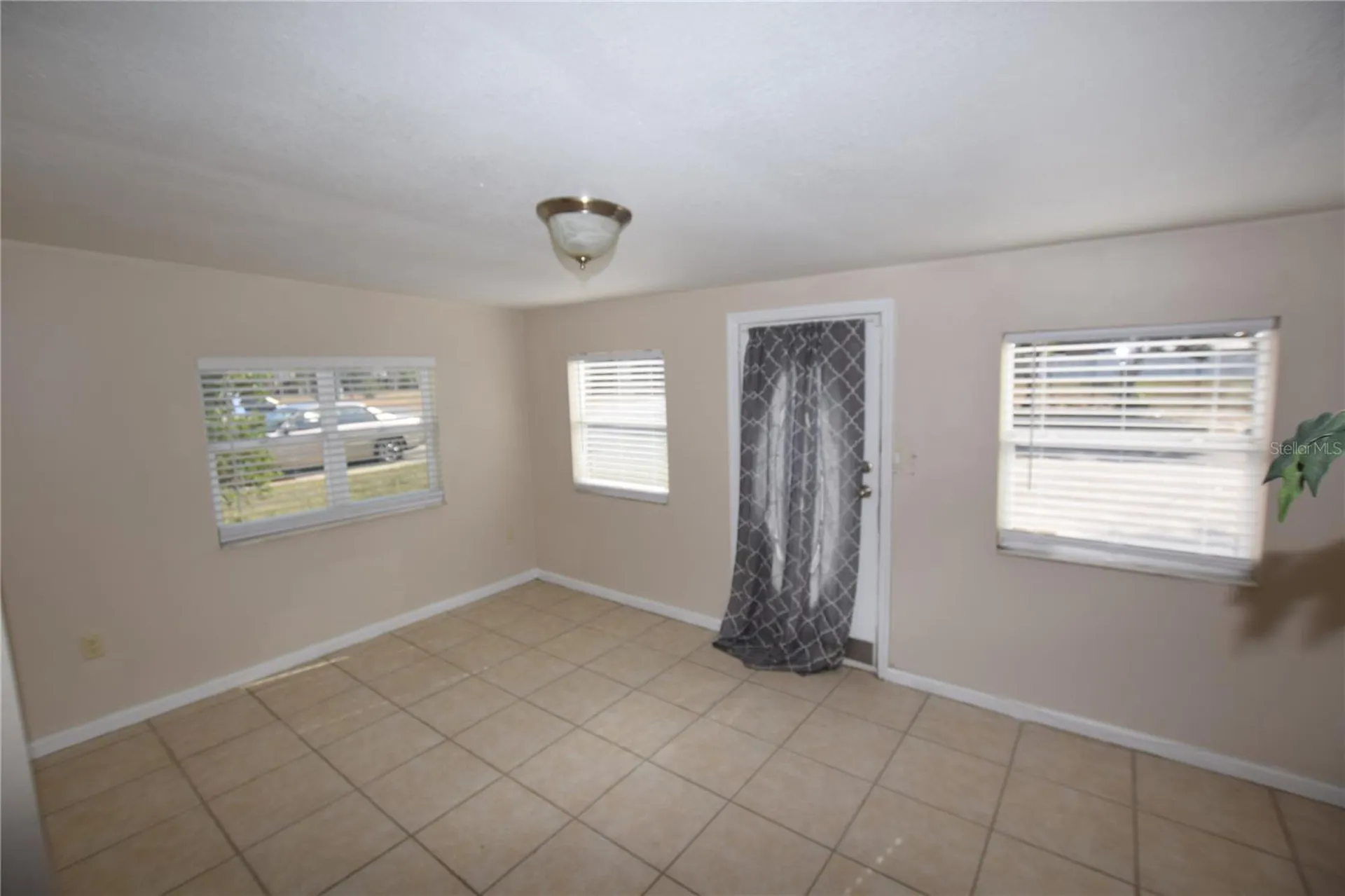 317 E Barnes Avenue Eustis FL 32726