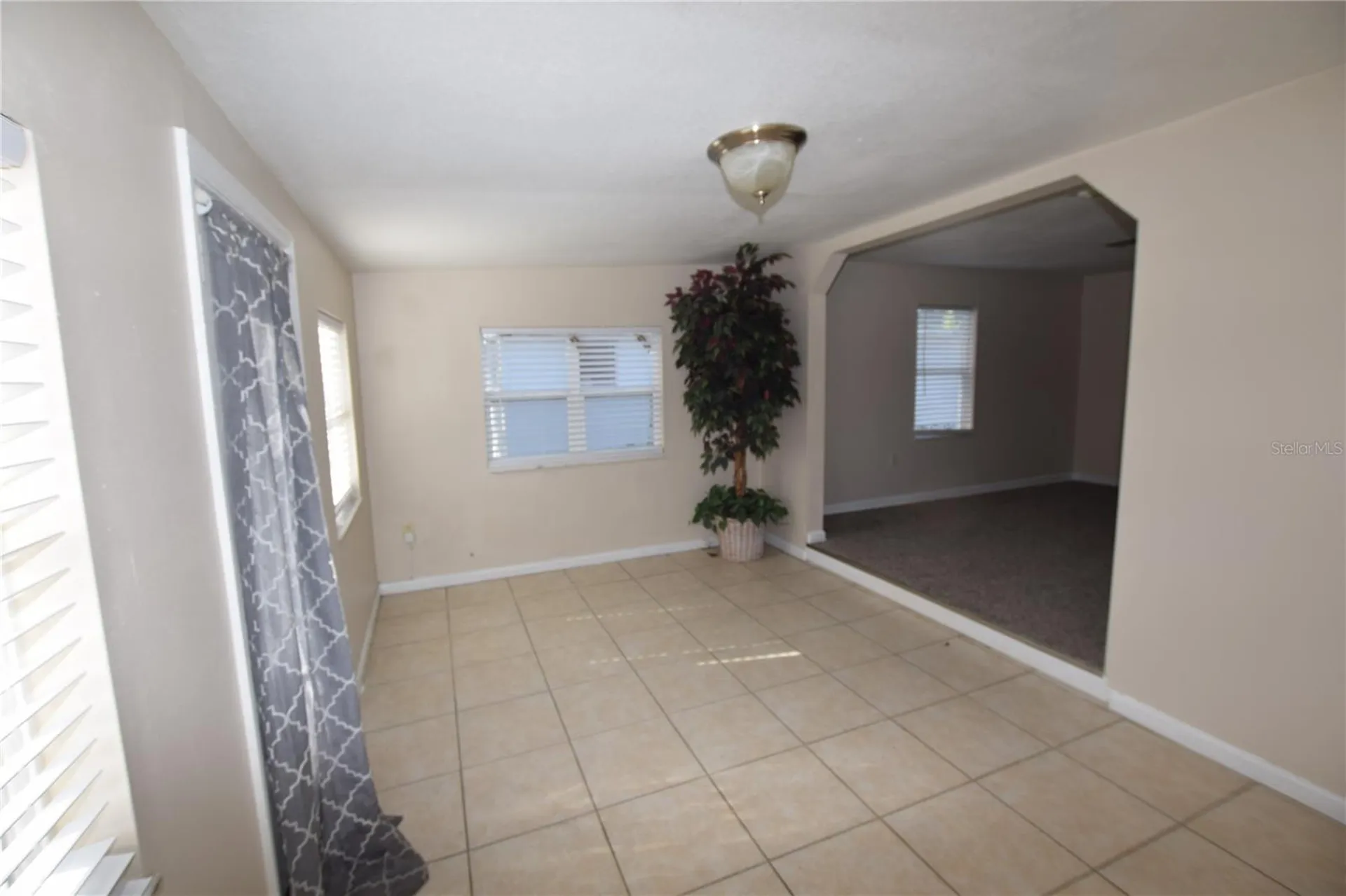 317 E Barnes Avenue Eustis FL 32726