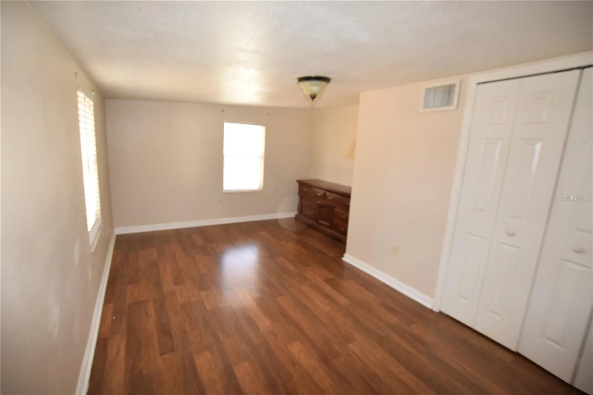 317 E Barnes Avenue Eustis FL 32726