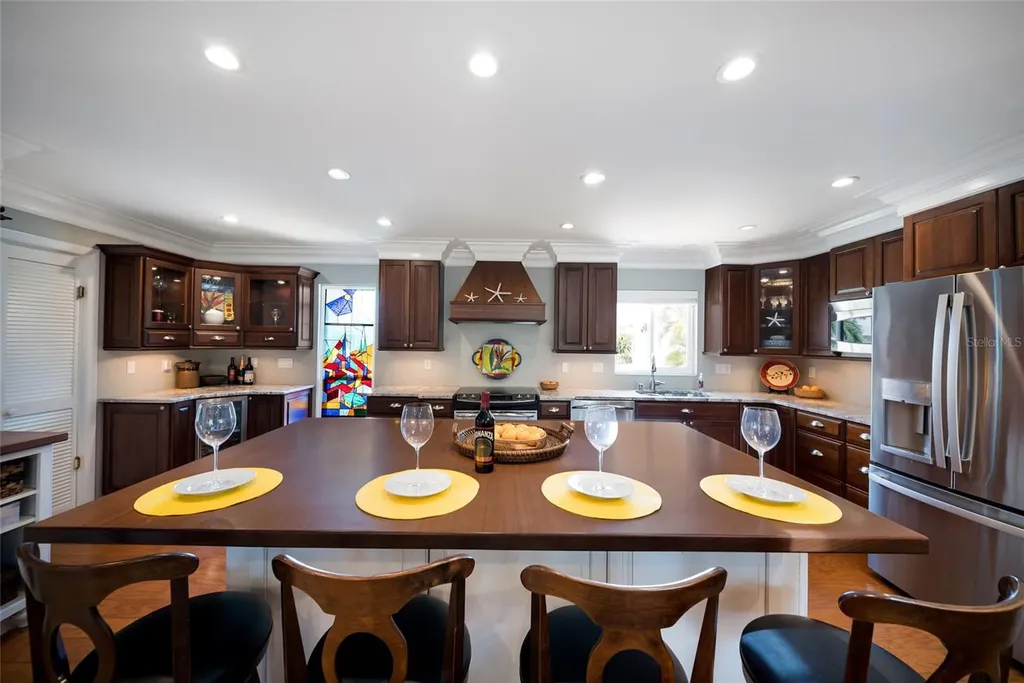 517 Loquat Drive Anna Maria FL 34216