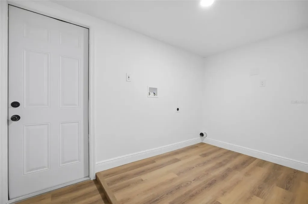 2102 E Howell Street Tampa FL 33610