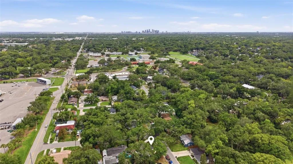 2102 E Howell Street Tampa FL 33610