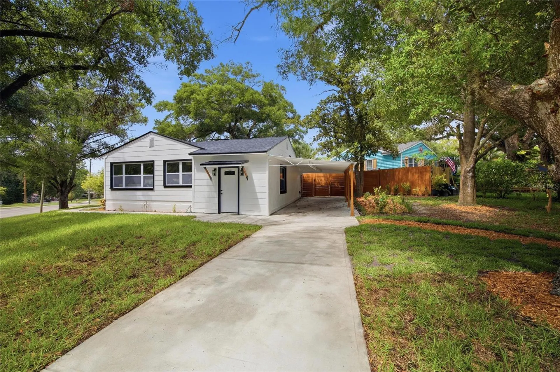 2102 E Howell Street Tampa FL 33610